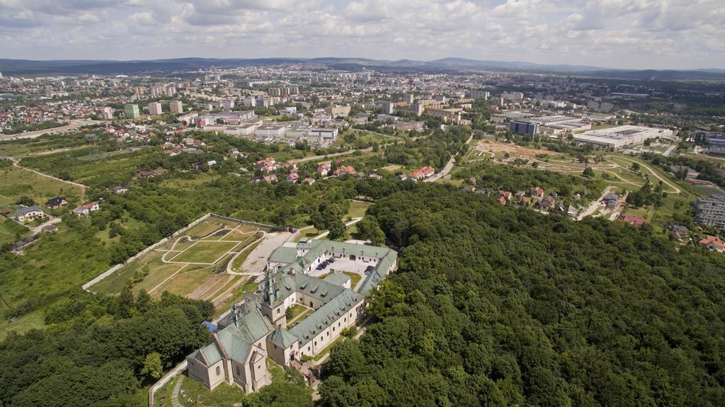 Hotel Karczowka Kielce Extérieur photo