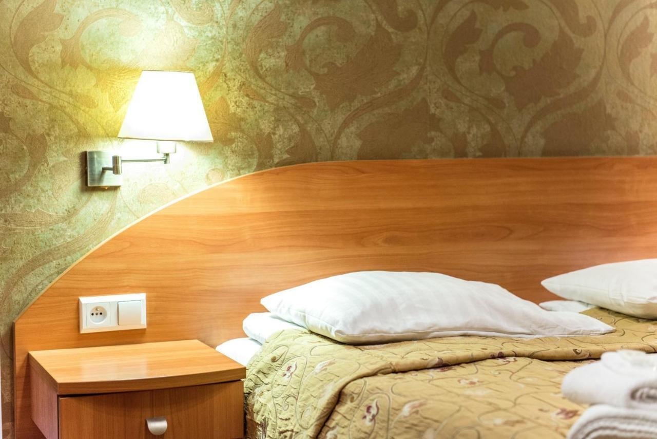 Hotel Karczowka Kielce Extérieur photo