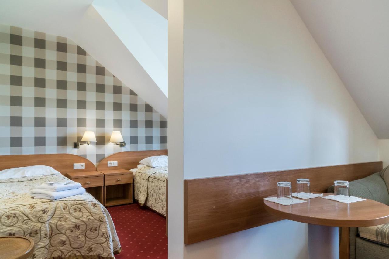 Hotel Karczowka Kielce Extérieur photo
