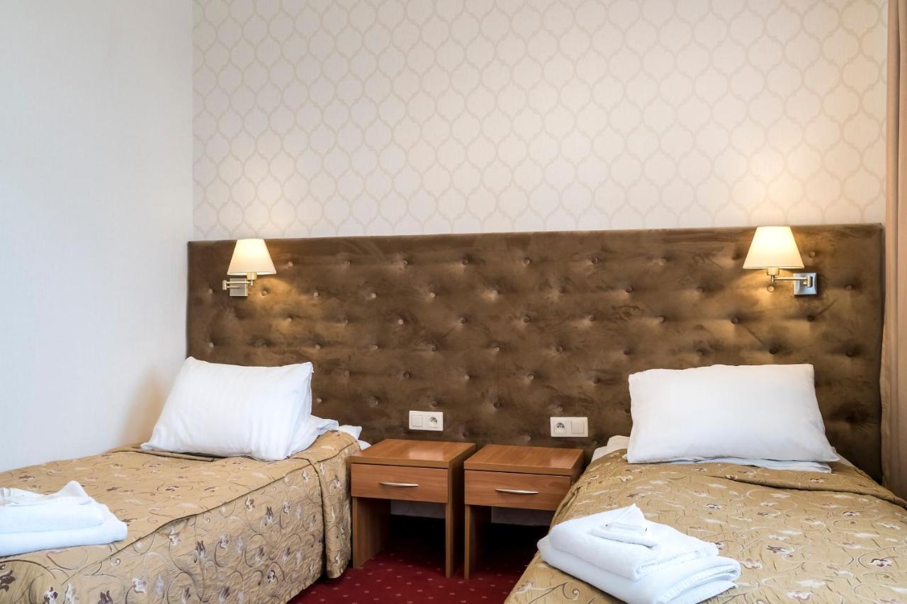 Hotel Karczowka Kielce Extérieur photo