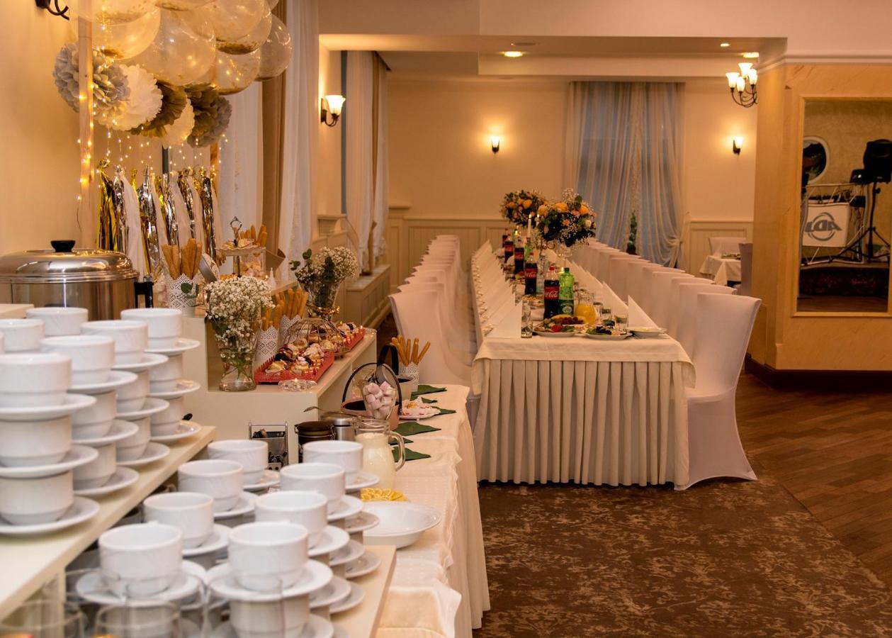 Hotel Karczowka Kielce Extérieur photo