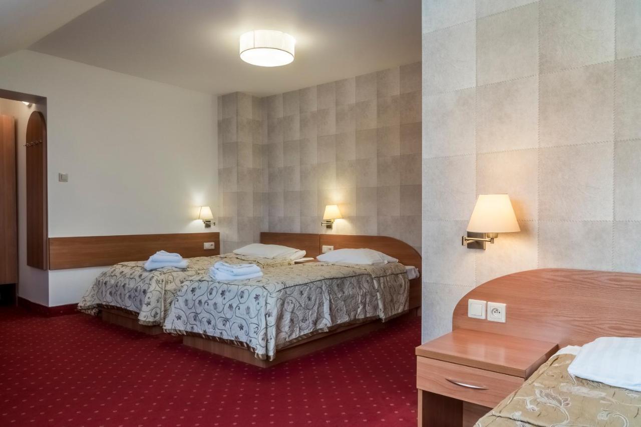 Hotel Karczowka Kielce Extérieur photo