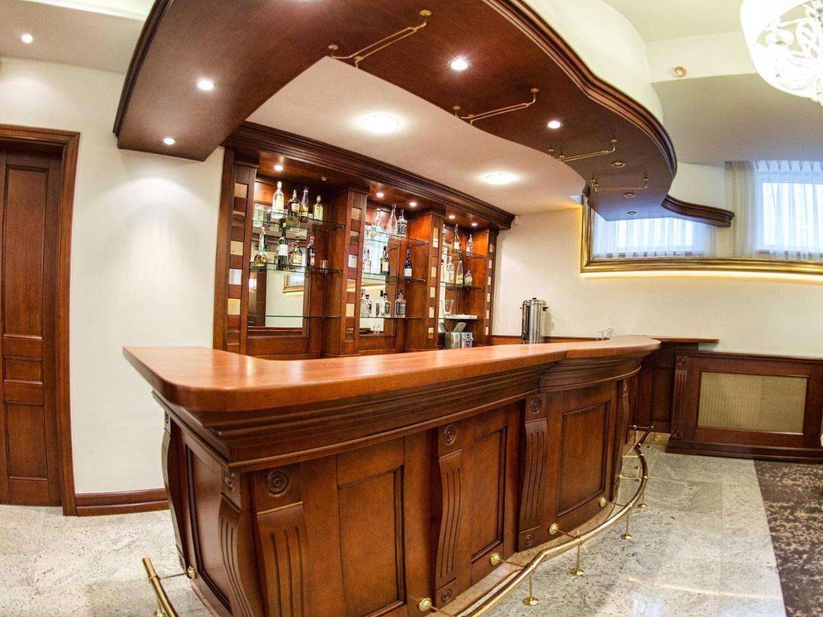 Hotel Karczowka Kielce Extérieur photo
