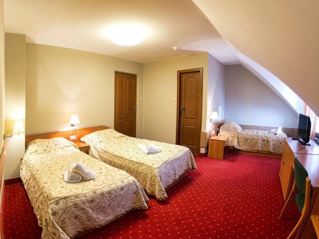 Hotel Karczowka Kielce Extérieur photo